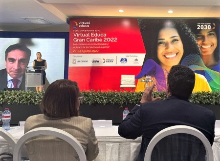 Rector Sergio Mena expuso en el “Foro Virtual Educa Gran Caribe 2022” junto a expertos de Latinoamérica