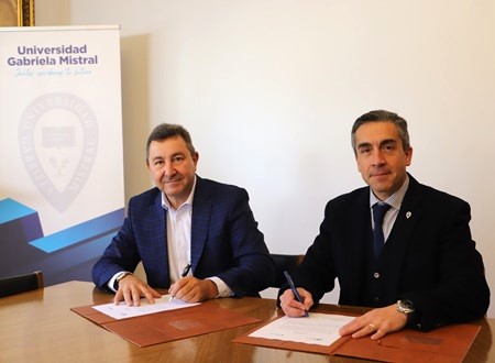 Universidad Gabriela Mistral firmó acuerdo con Asociación de Auditores Externos de Chile para trabajar desafíos entre el mundo académico y laboral