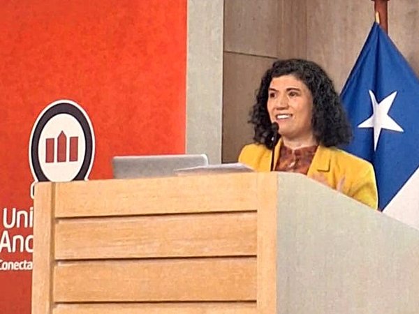 Académica UGM Alejandra Santana participó en III Seminario Internacional de Liderazgo y Mejoramiento Escolar de UNAB